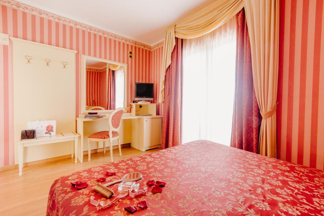 Hotel Liberty Roseto Degli Abruzzi Extérieur photo